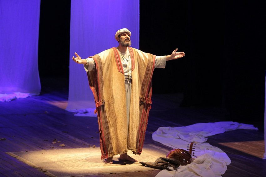 Aclamado pela crítica, espetáculo O Profeta retorna ao Rio de Janeiro, de 5 a 7 de abril, no Teatro Clara Nunes
