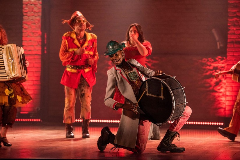 Adriana Lessa e grande elenco estrelam O Admirável Sertão de Zé Ramalho no Sesc 24 de Maio, em São Paulo