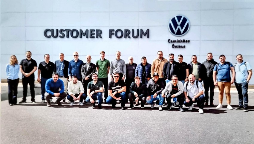 Autobahn Caminhões e Ônibus Volkswagem leva clientes para conhecer a fábrica da VWCO