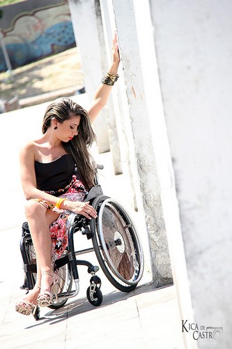 Caroline Marques paraplégica