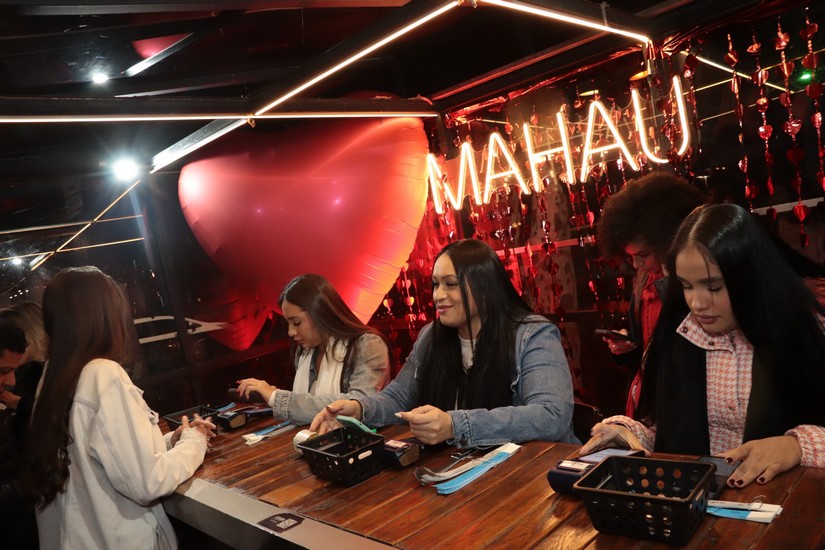 Exclusive lança plataforma de relacionamento em festa no Mahau Bar, no Dia dos Namorados 