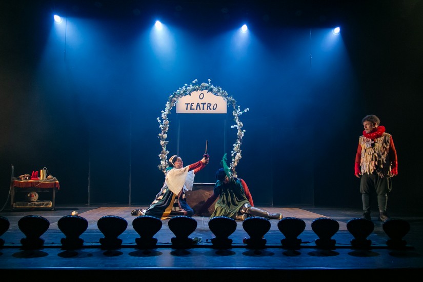 Cia Vagalum Tum Tum, referência em teatro para crianças, leva a peça As Luvas de Shakespeare ao Teatro B32