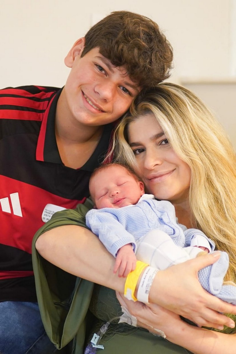 Claudia Melo supera UTI e parto de emergência do caçula Liam, no Rio de Janeiro