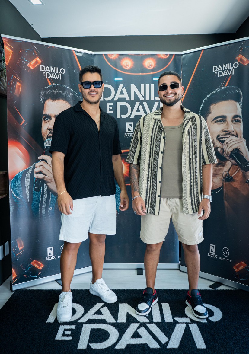 Danilo e Davi gravam DVD em São Paulo com participação de seus padrinhos Marcos & Belutti