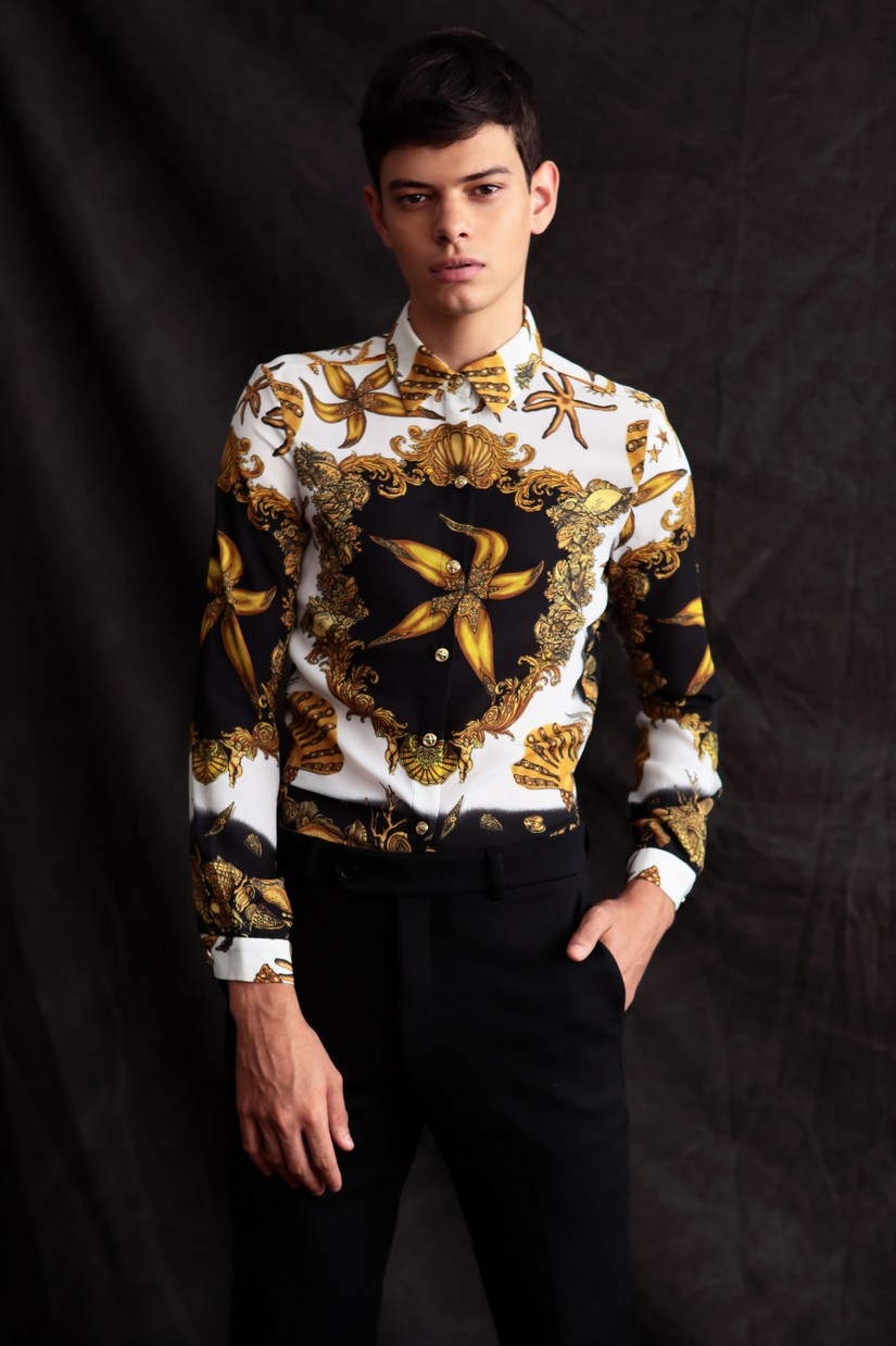 Editorial Revista PORTFOLIO Eles Vestem Versace