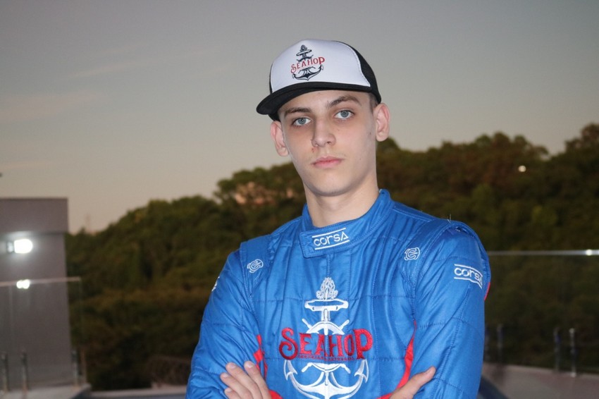 João Sartório, capixaba de 15 anos, busca espaço no Automobilismo Nacional
