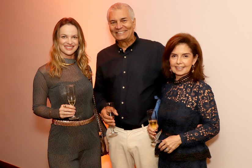 Monike Sabrina Walburgo, Paulo Hadad e Rebeca Duarte