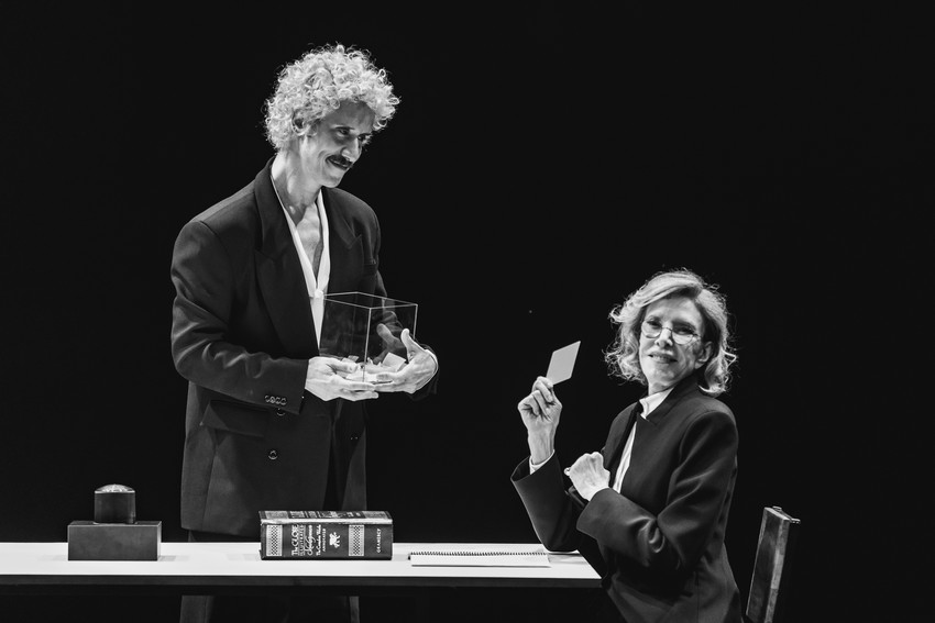 No Teatro Porto, Marília Gabriela reencontra o palco e o filho Theodoro Cochrane