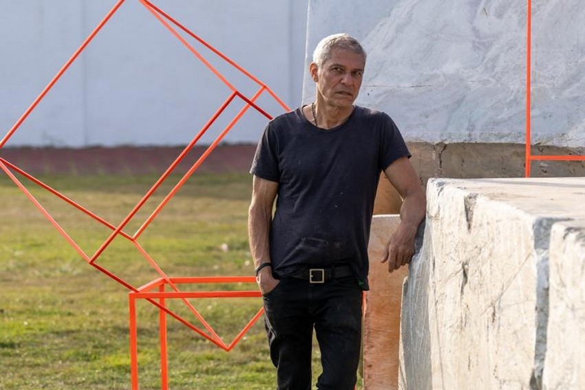 Parque Cultural Casa do Governador, em Vila Velha (ES). recebe obra de 60 toneladas do artista José Bechara