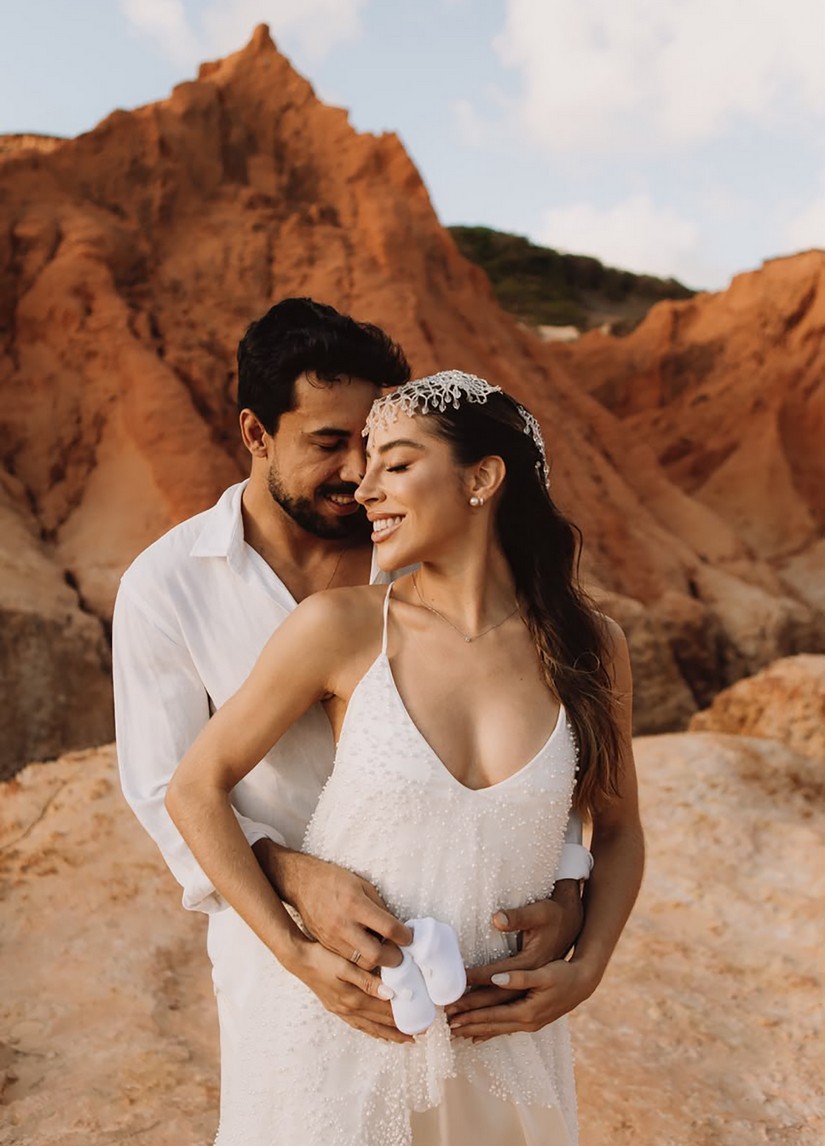 Renata Saldanha e Maike Allan, do BBB 25, anunciam gravidez do primeiro filho em cenário paradisíaco