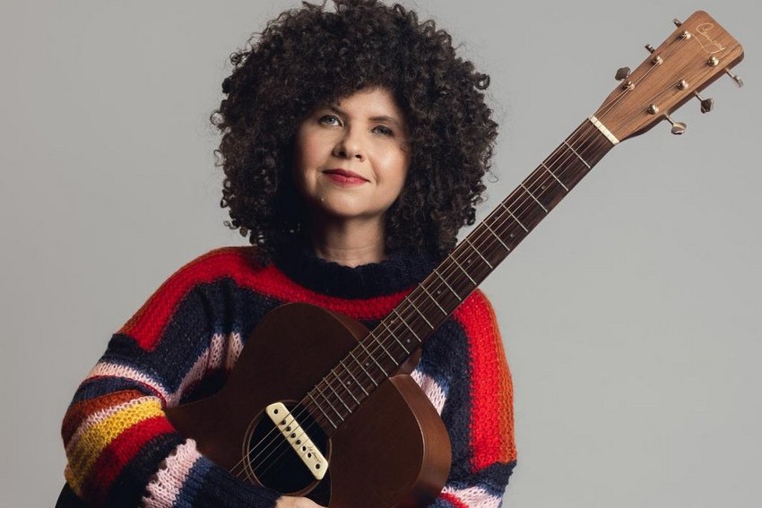 Roberta Campos apresenta Coisas de Viver, novo disco com foco no folk e sonoridade orgânica