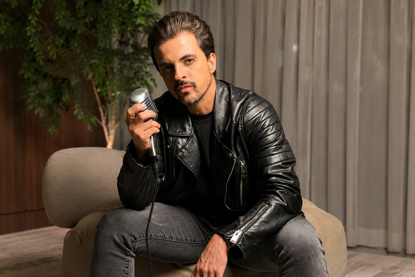 Com grandes clássicos do rock, Rodrigo Fernandes emociona público em gravação do DVD Luxury Rock Experience  