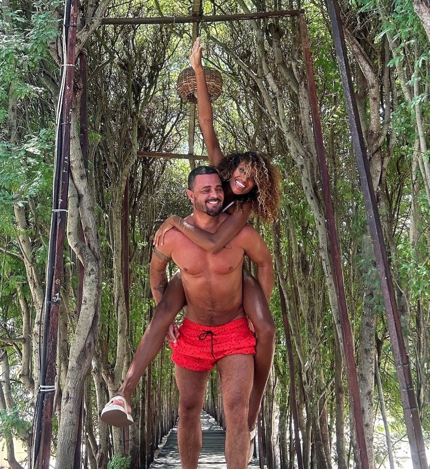 Sabrina Paiva desembarca na África par a ver o noivo Rodrigo Phavanello