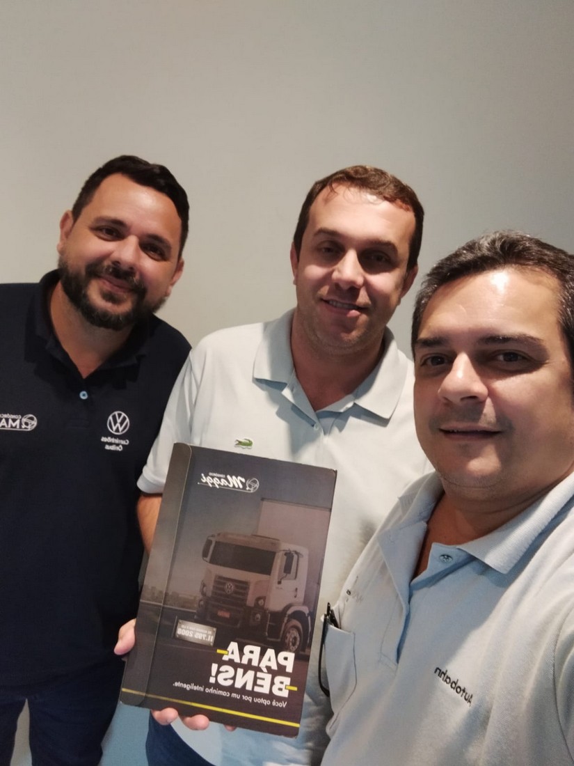 Consultor de vendas Alexandro Maia com Célio (Super Transportes - Superlog. Iconha) e  Carlos Pedruzzi (Consórcio Maggi)