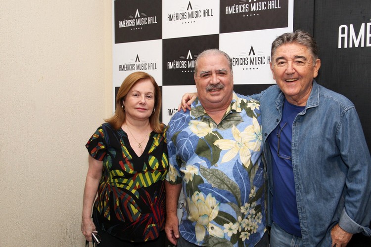 Tania e Mariozinho Rocha com Miguel Plopschi