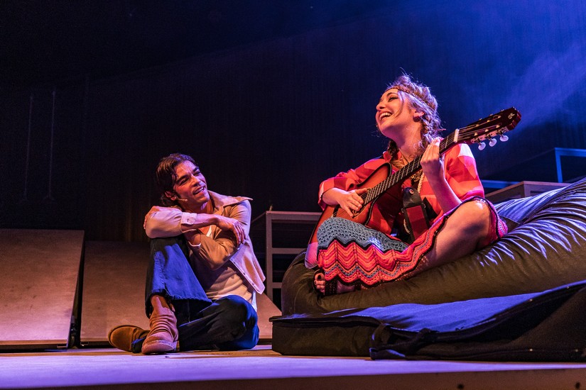 Teatro Porto prorroga temporada de Ney Matogrosso, Homem com H que volta em cartaz em 30 de janeiro