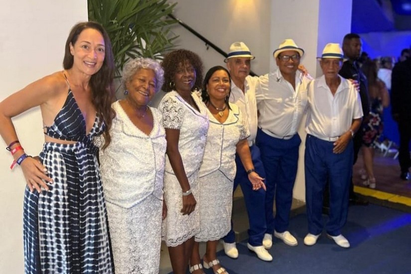 Velha Guarda da Portela e cantora Jacke Souza